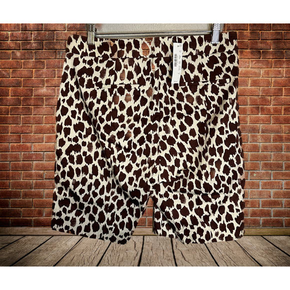 J. Crew Slim Bermuda Giraffe Print Shorts - Size 8‎ NWT - Picture 2 of 4